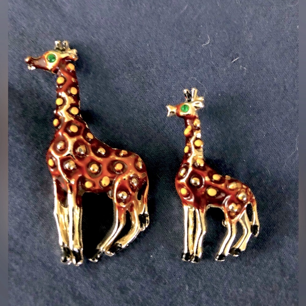 Enameled Giraffe Mom & Baby Brooches Pins